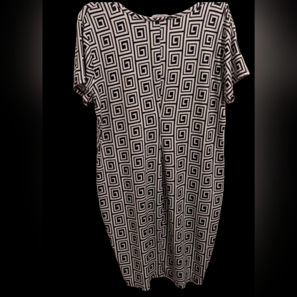 Urban Rose🌹Dress Black & White Size 2x - Picture 4 of 8